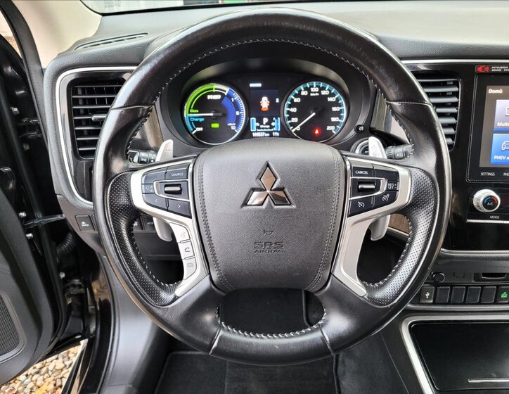 Mitsubishi Outlander SUV / Terénní 2,4 l 165 kw