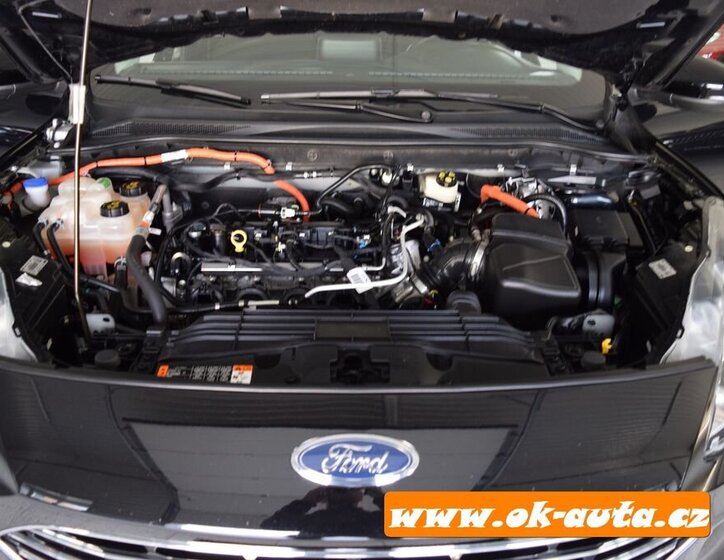 Ford Kuga SUV / Terénní 2,5 l 112 kw