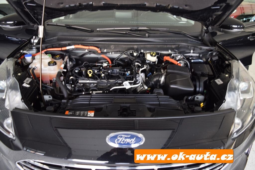 Ford Kuga SUV / Terénní 2,5 l 112 kw