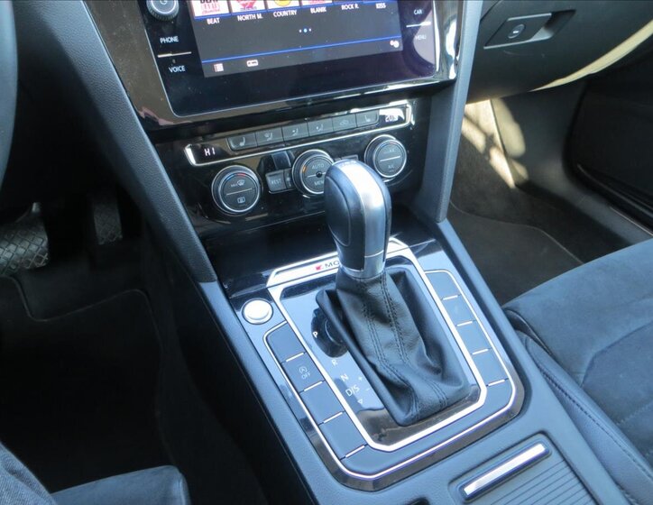 Volkswagen Passat Kombi 2,0 l 140 kw