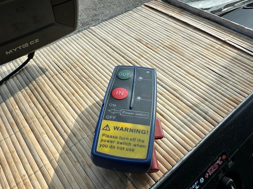 Mercedes-Benz Ostatní Ostatní 4,2 l 115 kw