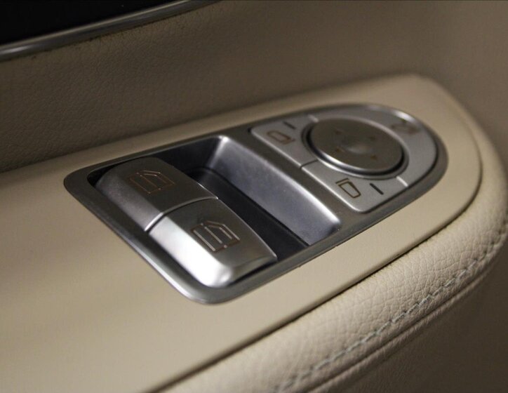 Mercedes-Benz Třídy V Kombi 2,1 l 140 kw