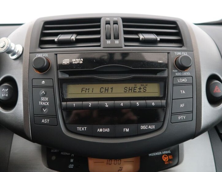 Toyota RAV4 SUV / Terénní 2,0 l 116 kw