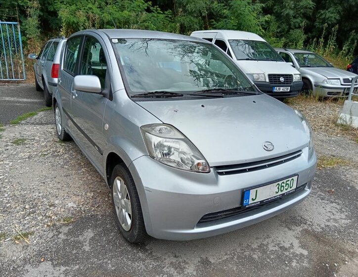 Daihatsu Sirion Hatchback 998,0 51 kw