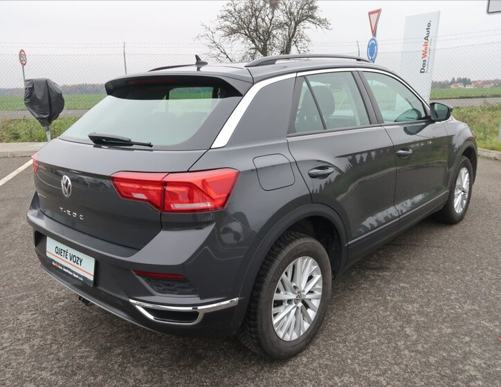 Volkswagen T-Roc SUV 1,5 l 110 kw