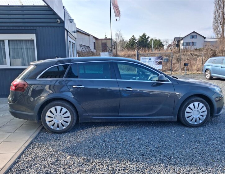 Opel Insignia Kombi 2,0 l 120 kw