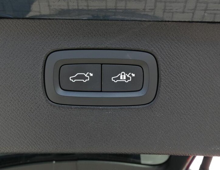 Volvo XC90 SUV / Terénní 2,0 l 173 kw