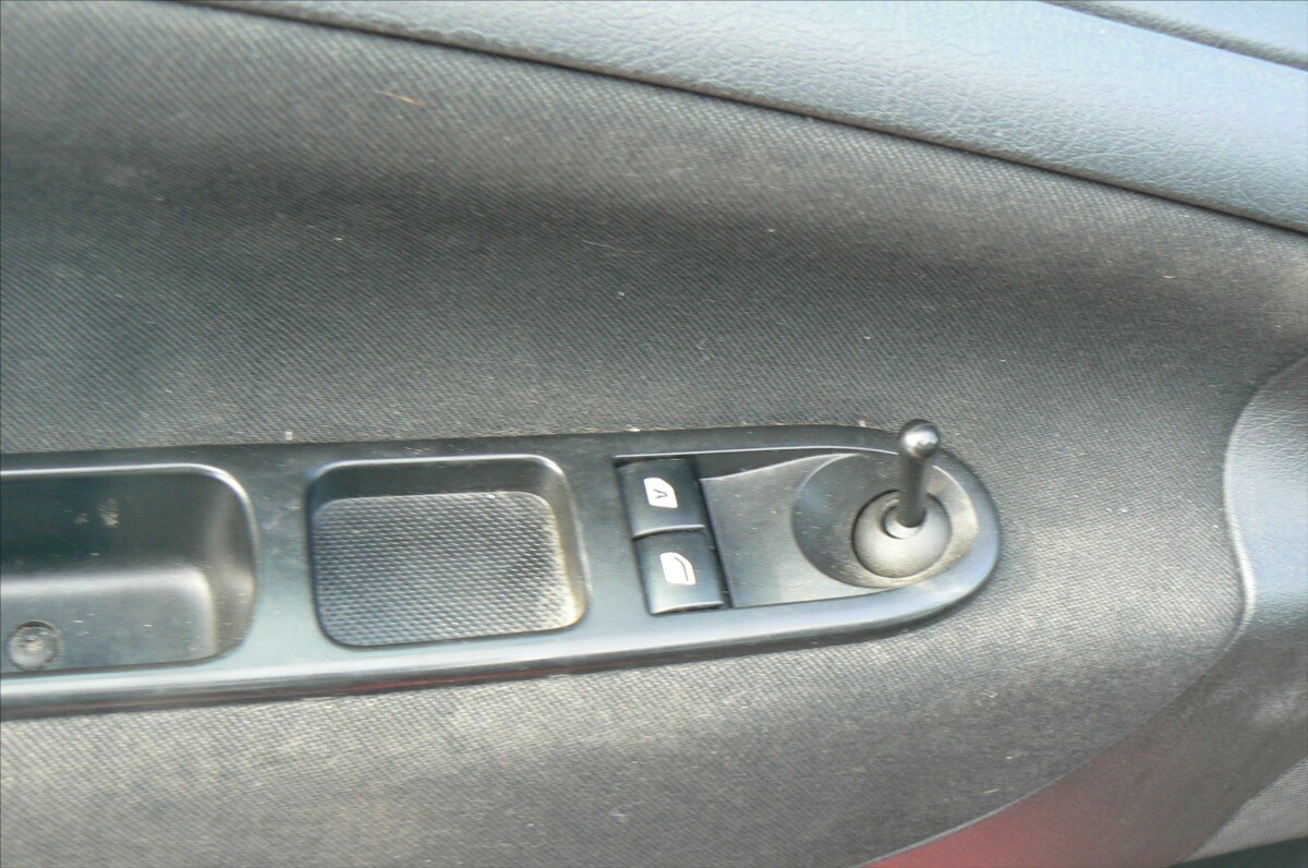 Peugeot 207 Hatchback 1,4 l 54 kw