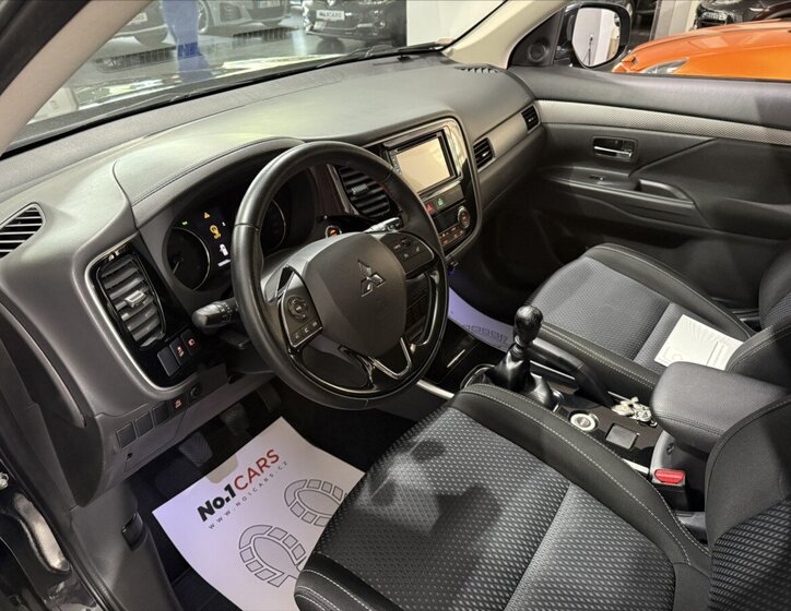 Mitsubishi Outlander SUV / Terénní 2,3 l 110 kw