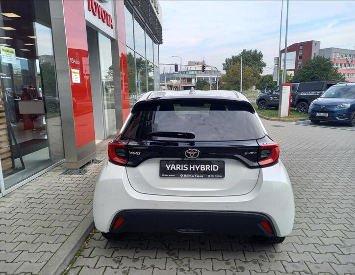 Toyota Yaris 5