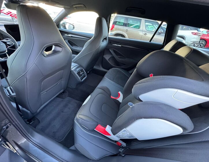 Škoda Superb Kombi 2,0 l 110 kw