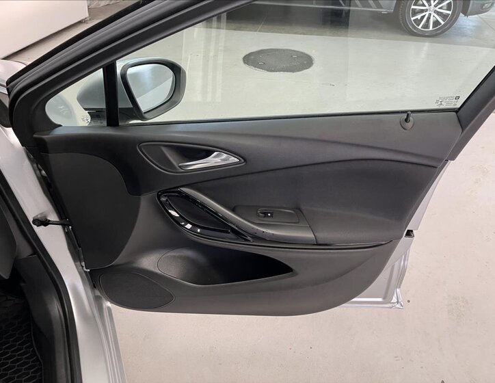 Opel Astra Hatchback 1,6 l 118 kw