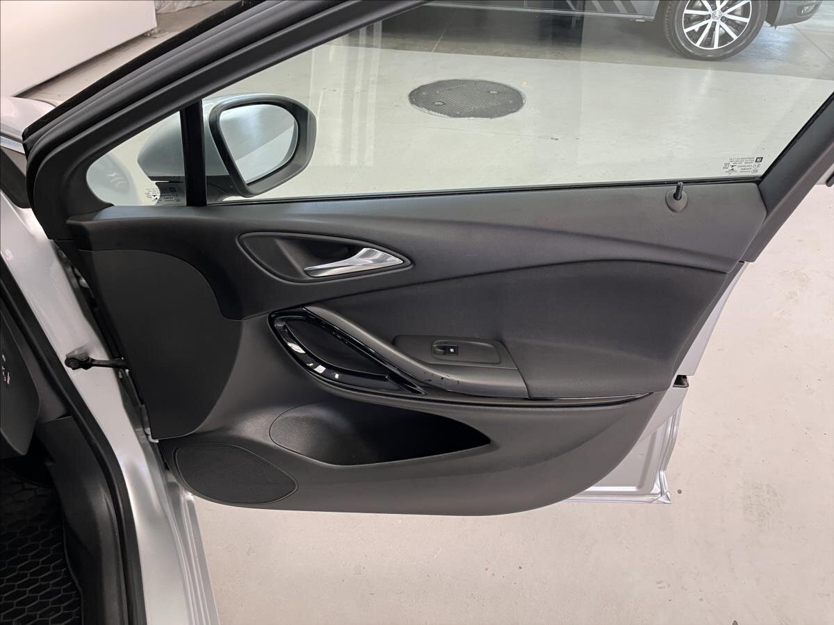 Opel Astra Hatchback 1,6 l 118 kw