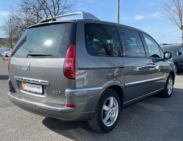 Peugeot 807 5