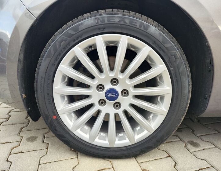 Ford Mondeo Kombi 1,6 l 118 kw