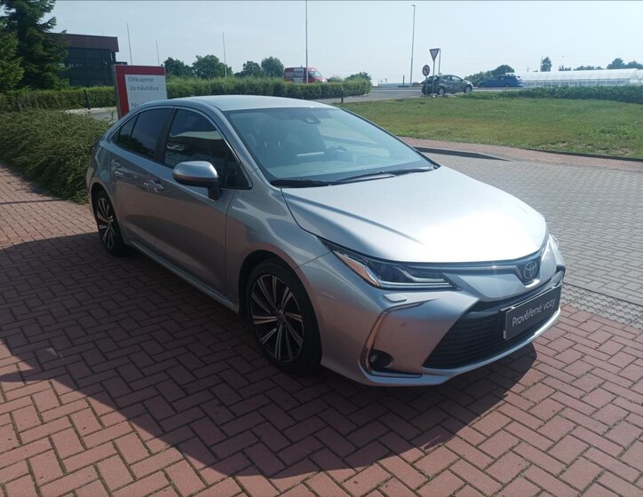 Toyota Corolla Sedan 1,5 l 92 kw