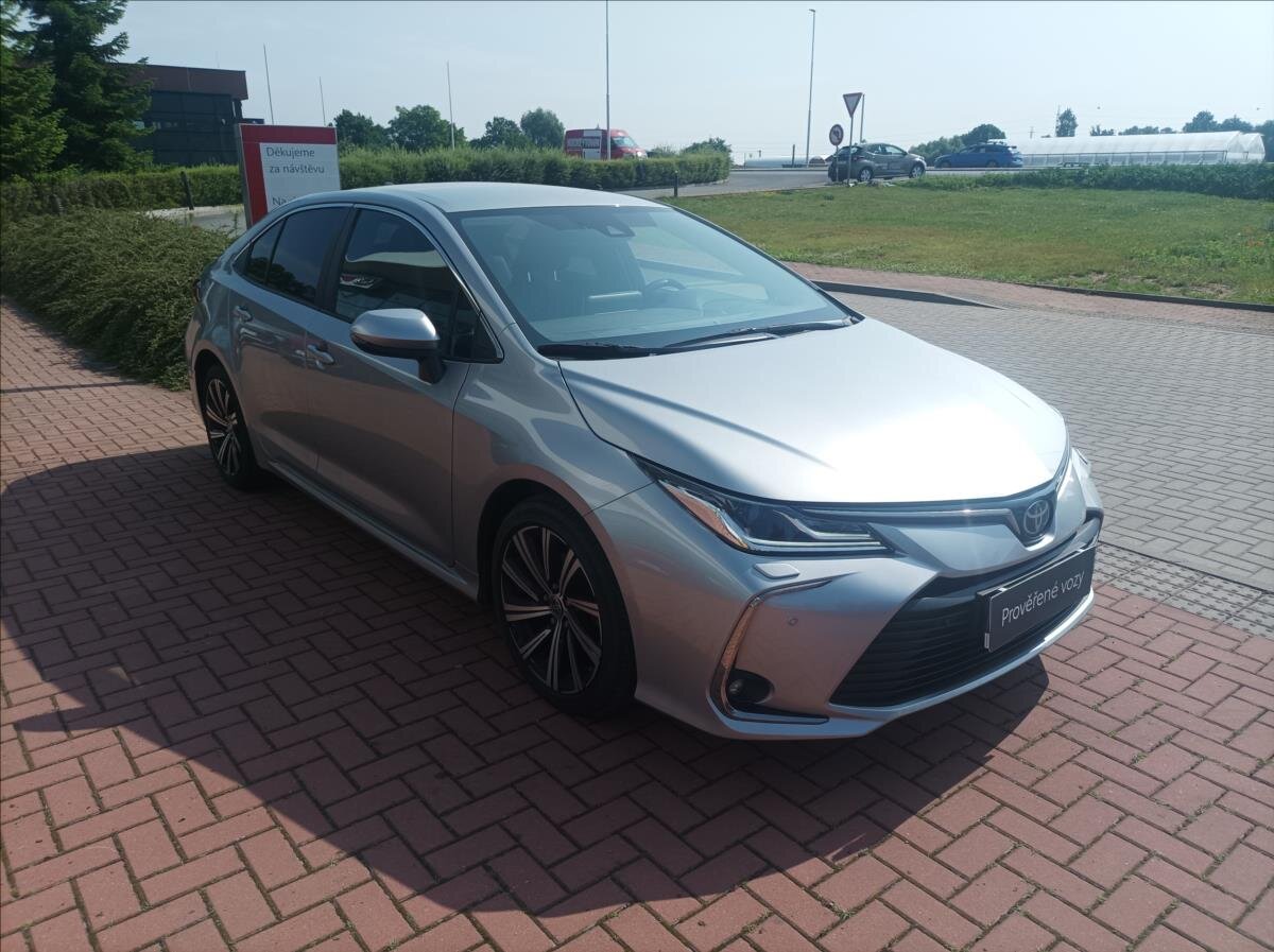 Toyota Corolla Sedan 1,5 l 92 kw