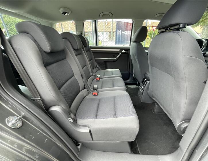 Volkswagen Touran 32