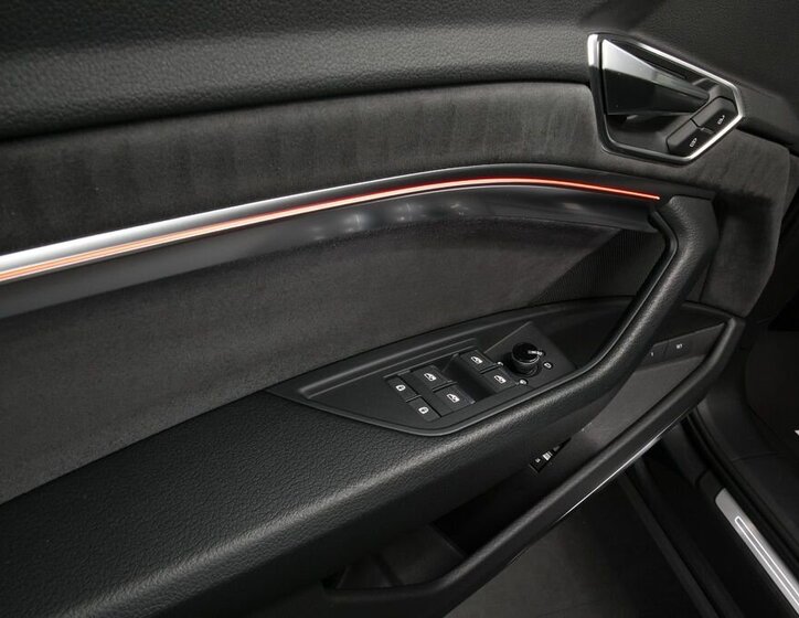 Audi e-tron SUV 0,0 300 kw