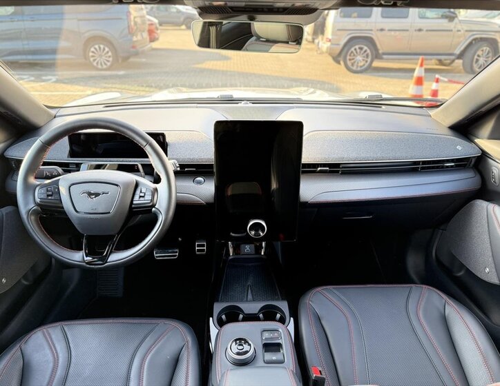 Ford Mustang Mach-E Hatchback 0,0 225 kw