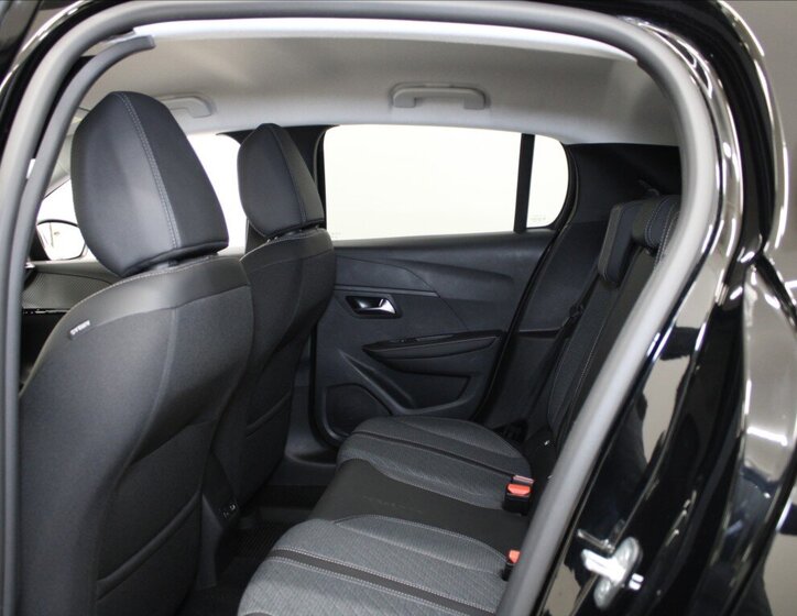 Peugeot 208 Hatchback 1,2 l 74 kw