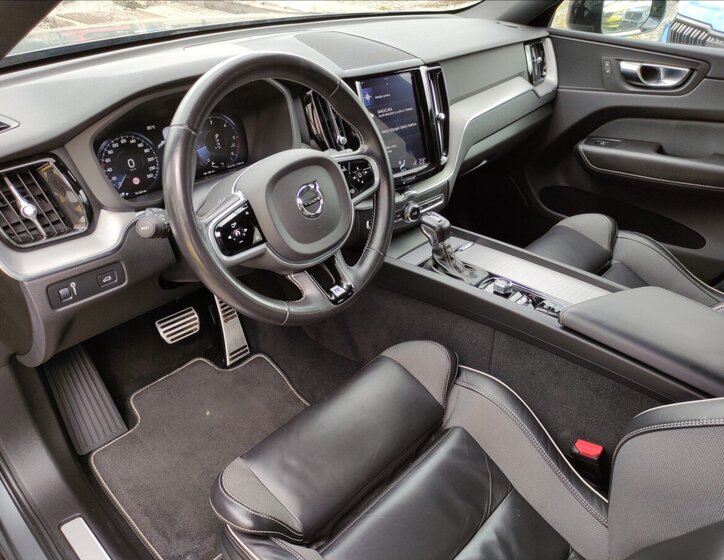 Volvo XC60 SUV / Terénní 2,0 l 140 kw