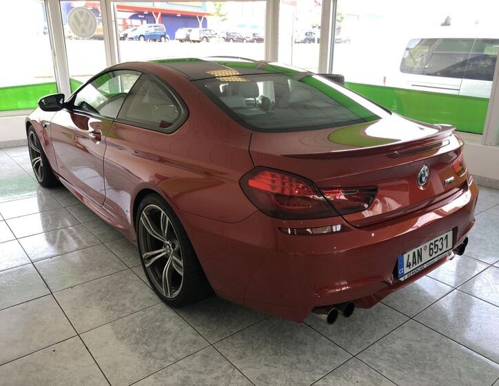 BMW M6 4