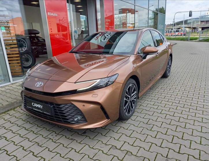 Toyota Camry Sedan / Limuzína 2,5 l 169 kw