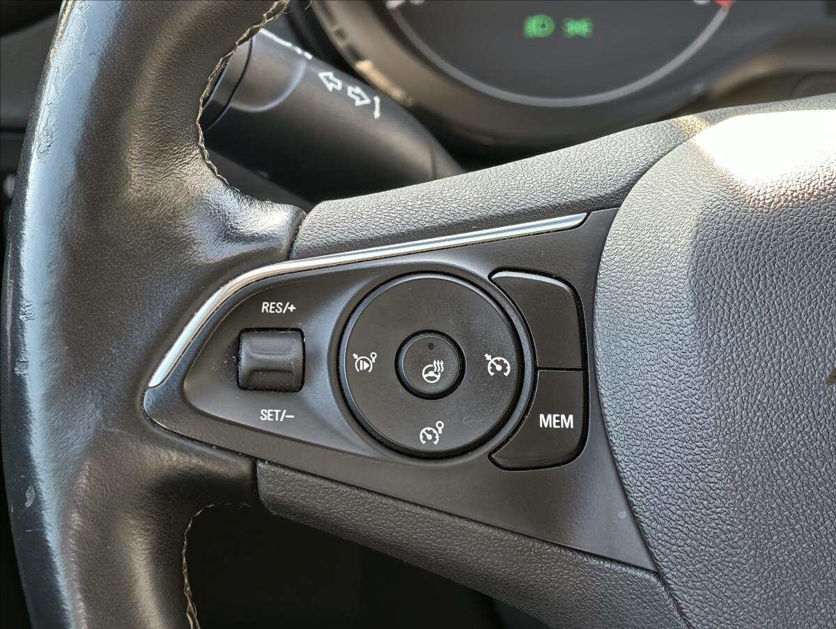 Opel Crossland SUV 1,2 l 60 kw