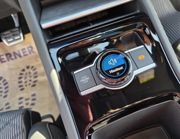 Volkswagen Tiguan SUV / Terénní 2,0 l 195 kw