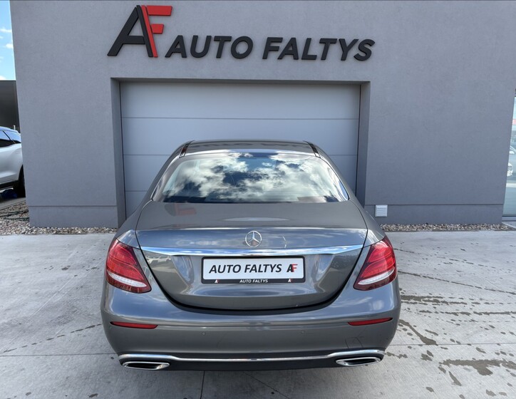 Mercedes-Benz Třídy E 6