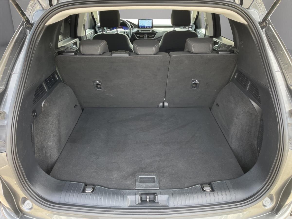 Ford Kuga SUV / Terénní 1,5 l 88 kw