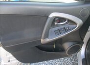 Toyota RAV4 SUV 2,2 l 100 kw