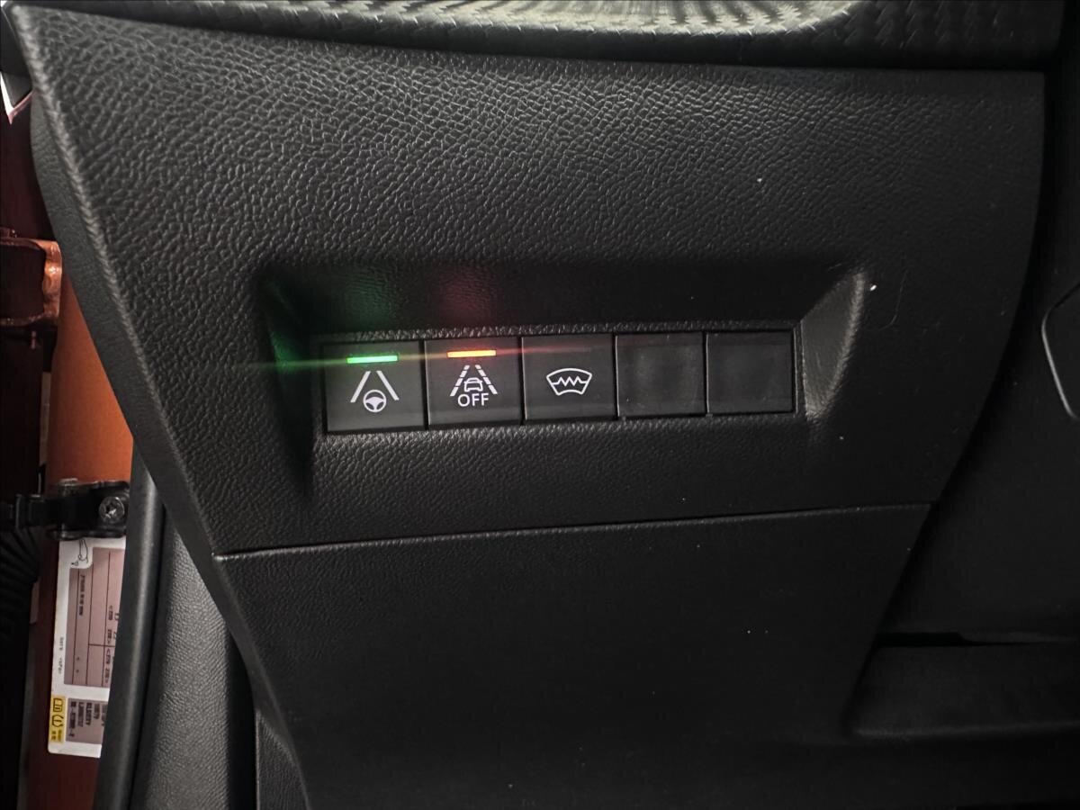 Peugeot 2008 SUV / Terénní 1,2 l 114 kw