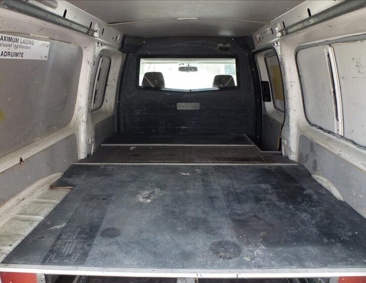 Volkswagen Caddy Skříň 1,6 l 75 kw