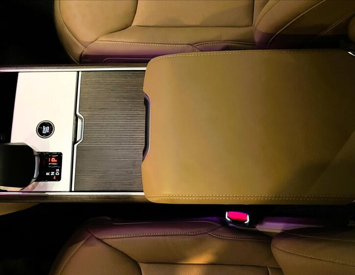 Land Rover Range Rover 44