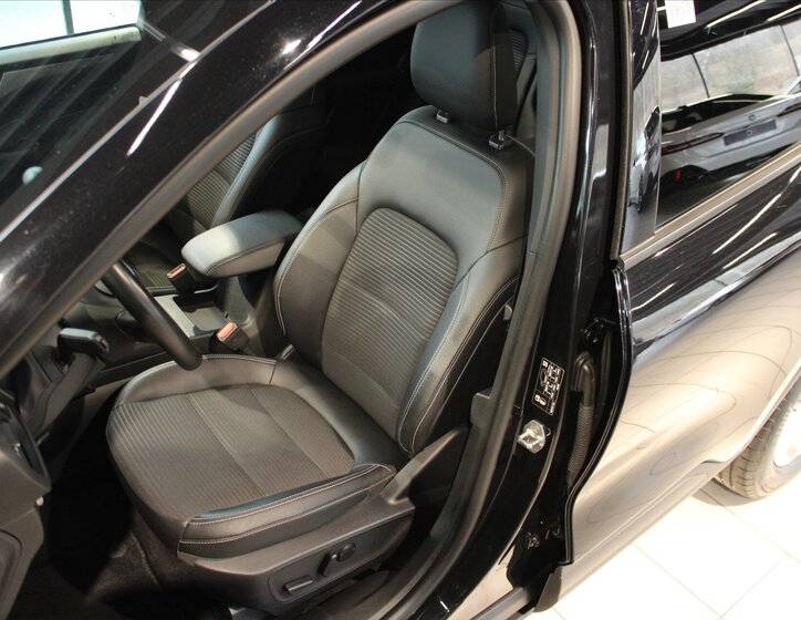 Ford Kuga SUV / Terénní 2,0 l 140 kw