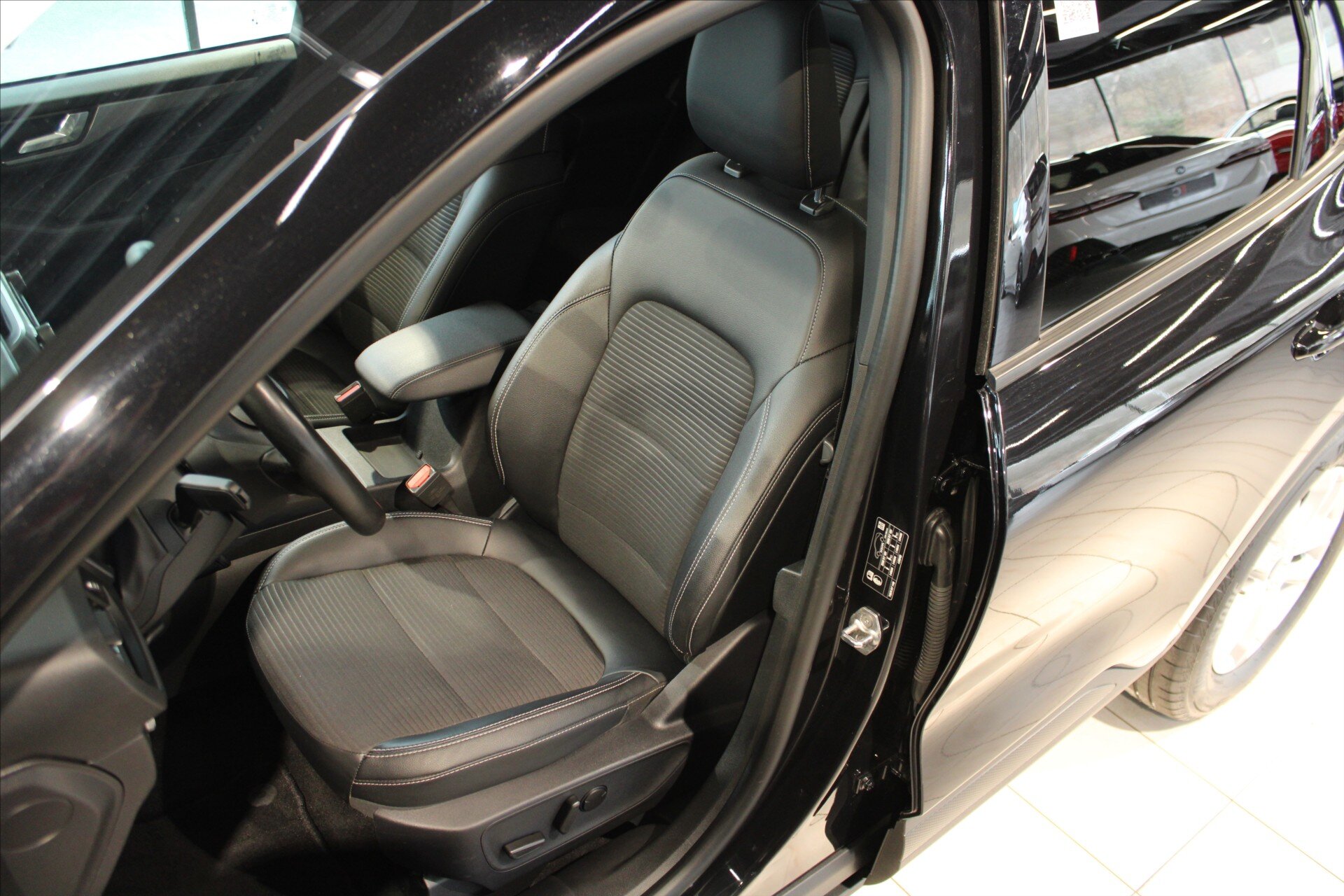 Ford Kuga SUV / Terénní 2,0 l 140 kw