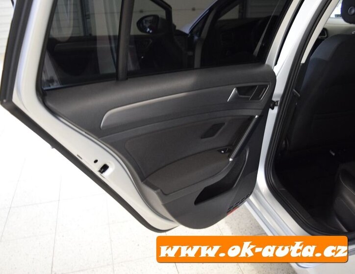 Volkswagen Golf Kombi 1,6 l 85 kw