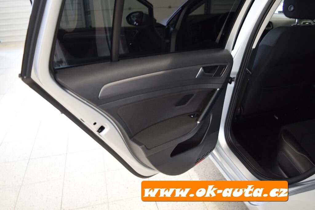 Volkswagen Golf Kombi 1,6 l 85 kw