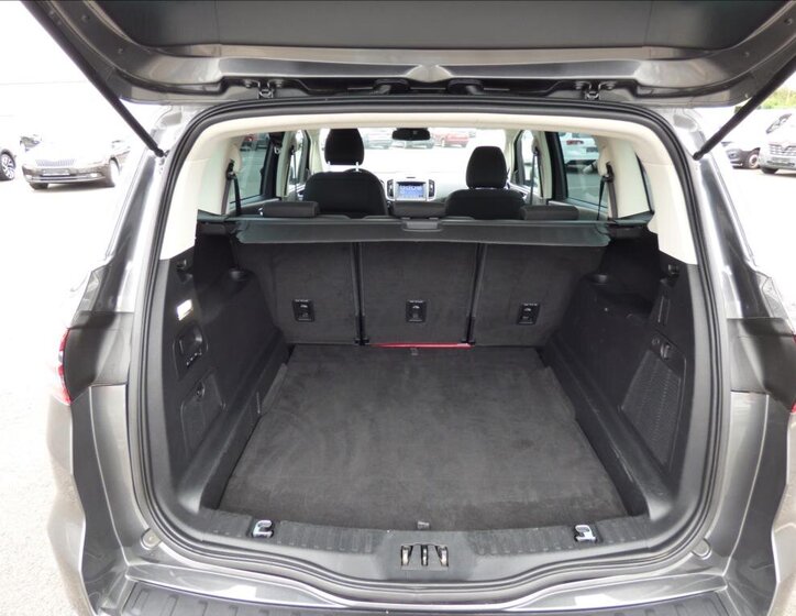 Ford S-MAX MPV 2,0 l 110 kw