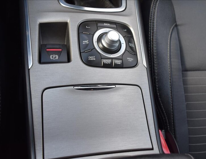 Renault Latitude Sedan / Limuzína 2,0 l 110 kw