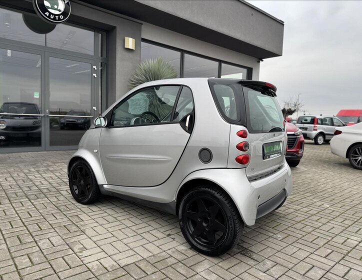 Smart Fortwo Kupé 698,0 45 kw