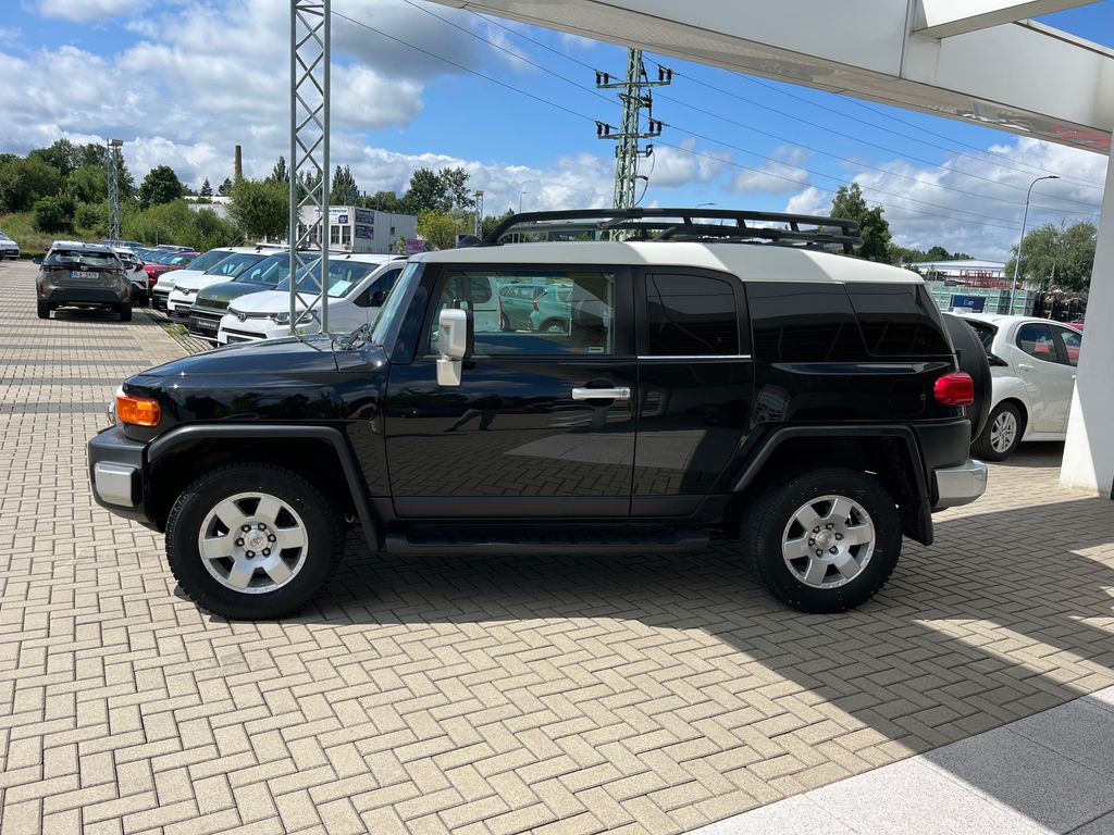 Toyota FJ