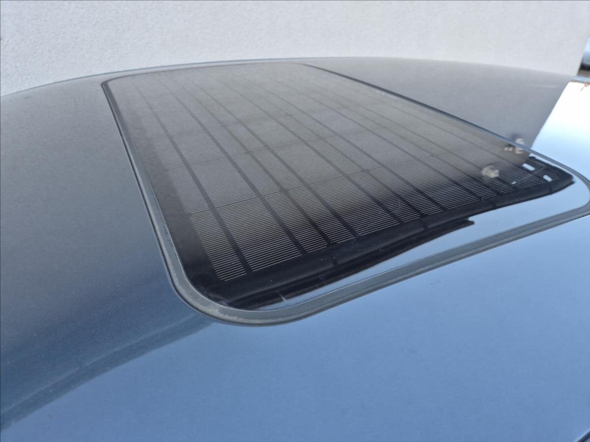 Škoda Superb Sedan / Limuzína 2,0 l 125 kw