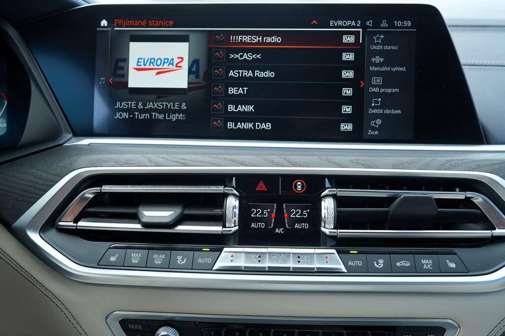 BMW X7 SUV / Terénní 3,0 l 250 kw