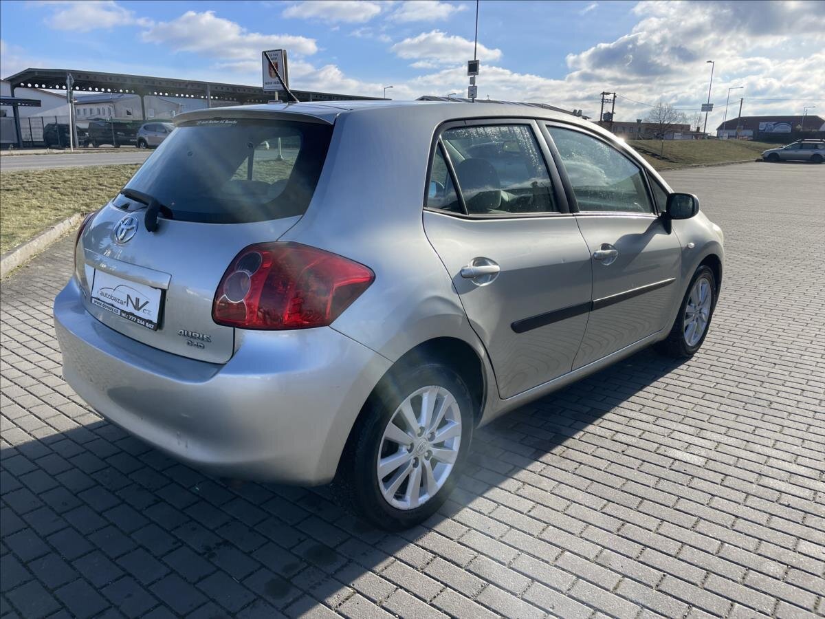 Toyota Auris Hatchback 2,0 l 93 kw