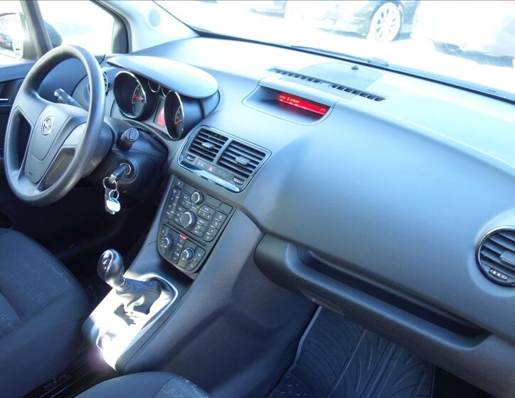 Opel Meriva MPV 1,4 l 74 kw