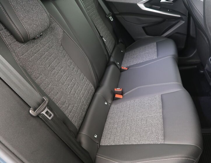 Peugeot 3008 SUV / Terénní 1,2 l 100 kw