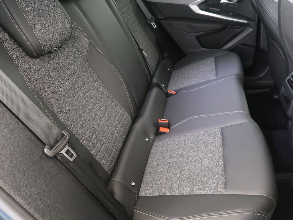 Peugeot 3008 SUV / Terénní 1,2 l 100 kw